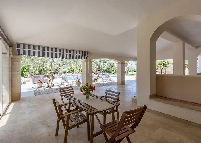 Lauschiges Mit 60m2 Pool, Babybett, Waschmaschine, Grillbereich - Nur 800 Meter Zum *