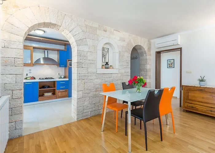 Lauschiges Mit 60m2 Pool, Babybett, Waschmaschine, Grillbereich - Nur 800 Meter Zum *