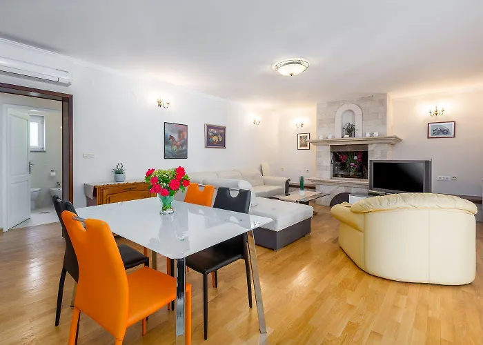 Lauschiges Mit 60m2 Pool, Babybett, Waschmaschine, Grillbereich - Nur 800 Meter Zum