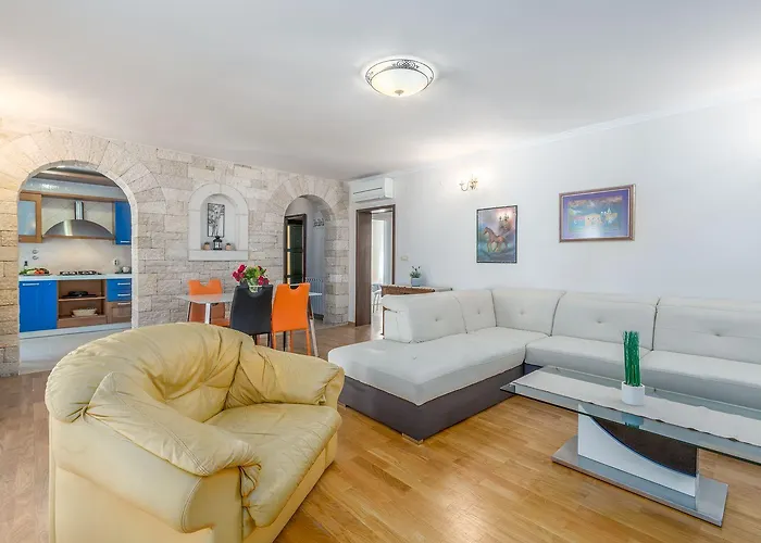 Apartman Lauschiges Mit 60m2 Pool, Babybett, Waschmaschine, Grillbereich - Nur 800 Meter Zum *