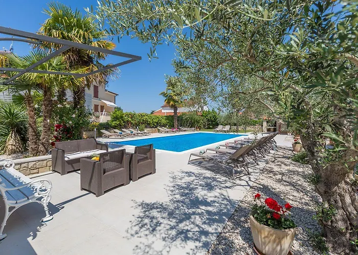 Daire Lauschiges Mit 60m2 Pool, Babybett, Waschmaschine, Grillbereich - Nur 800 Meter Zum *