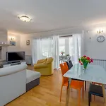 Lauschiges Mit 60m2 Pool, Babybett, Waschmaschine, Grillbereich - Nur 800 Meter Zum Lägenhet *
