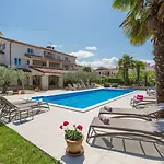 Lägenhet Lauschiges Mit 60m2 Pool, Babybett, Waschmaschine, Grillbereich - Nur 800 Meter Zum