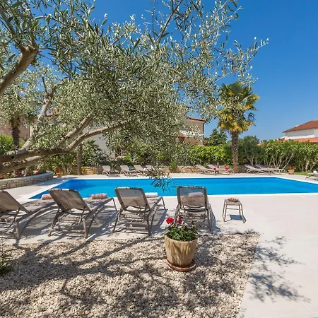 Appartamento Lauschiges Mit 60m2 Pool, Babybett, Waschmaschine, Grillbereich - Nur 800 Meter Zum *
