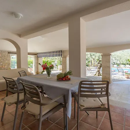 Lauschiges Mit 60m2 Pool, Babybett, Waschmaschine, Grillbereich - Nur 800 Meter Zum *