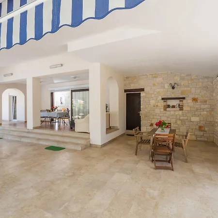 Apartment Lauschiges Mit 60m2 Pool, Babybett, Waschmaschine, Grillbereich - Nur 800 Meter Zum *