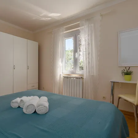 Apartment Lauschiges Mit 60m2 Pool, Babybett, Waschmaschine, Grillbereich - Nur 800 Meter Zum