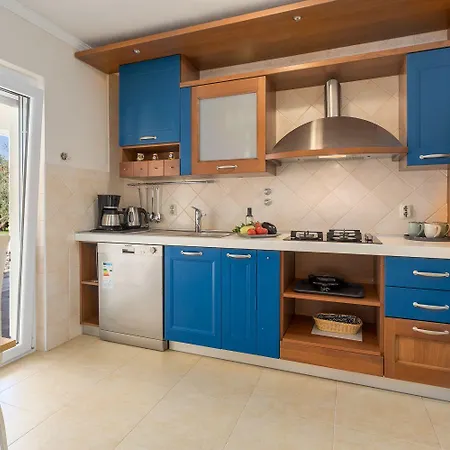 Apartment Lauschiges Mit 60m2 Pool, Babybett, Waschmaschine, Grillbereich - Nur 800 Meter Zum Porec