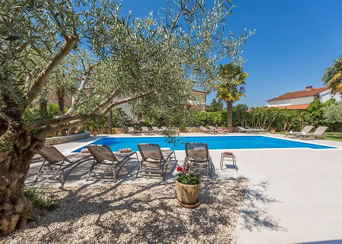 Lejlighed Lauschiges Mit 60m2 Pool, Babybett, Waschmaschine, Grillbereich - Nur 800 Meter Zum *