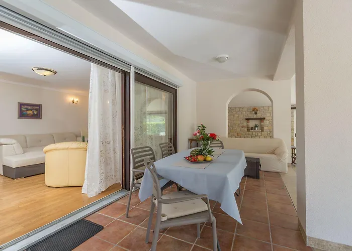 Apartment Lauschiges Mit 60m2 Pool, Babybett, Waschmaschine, Grillbereich - Nur 800 Meter Zum