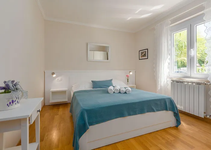 Lauschiges Mit 60m2 Pool, Babybett, Waschmaschine, Grillbereich - Nur 800 Meter Zum