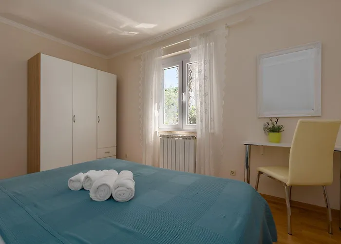 Lejlighed Lauschiges Mit 60m2 Pool, Babybett, Waschmaschine, Grillbereich - Nur 800 Meter Zum