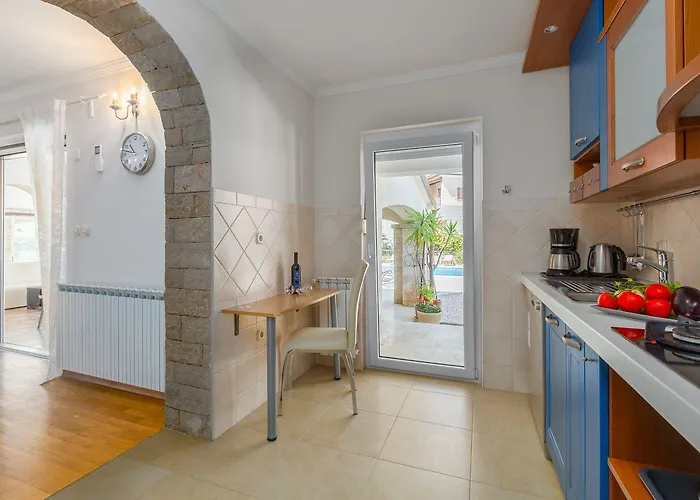 Lauschiges Mit 60m2 Pool, Babybett, Waschmaschine, Grillbereich - Nur 800 Meter Zum Apartment *